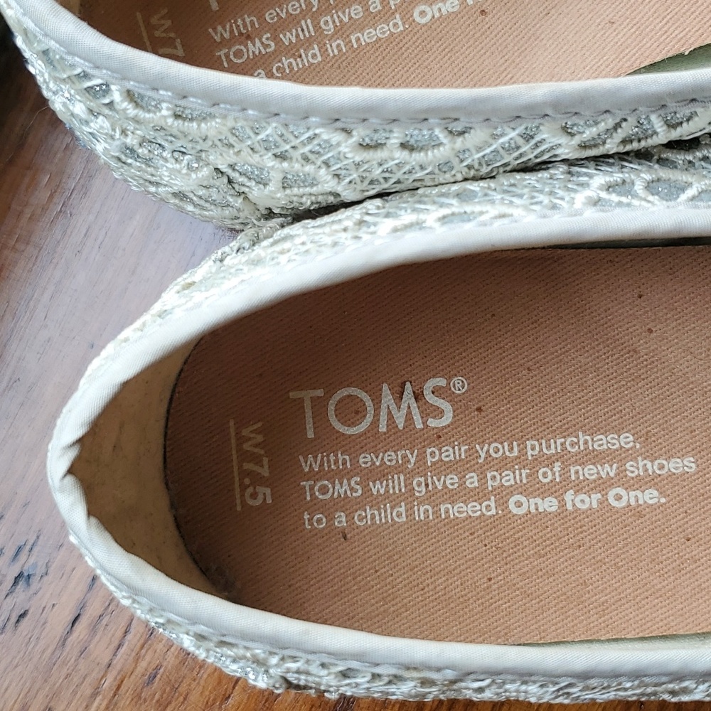 TOMS - Picture 6 of 8